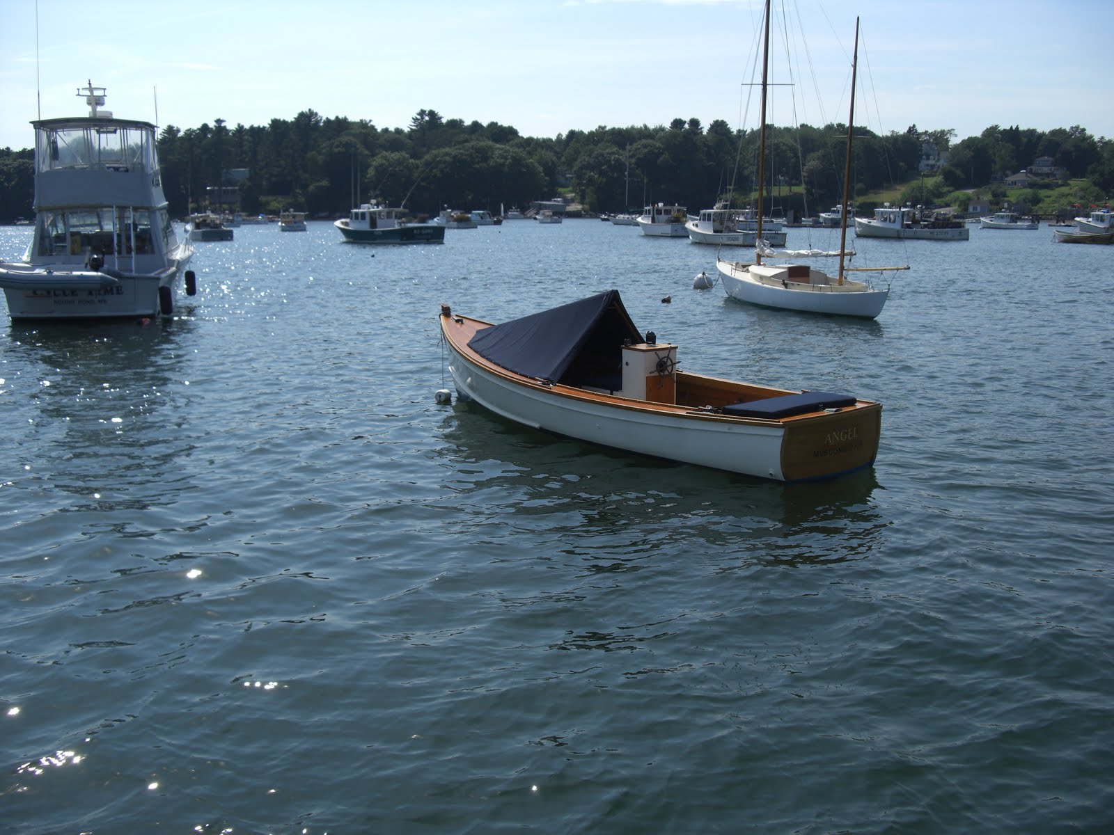 MY LIFE IN THE FLORIDA KEYS AND BEYOND Boats of interest in Round Pond