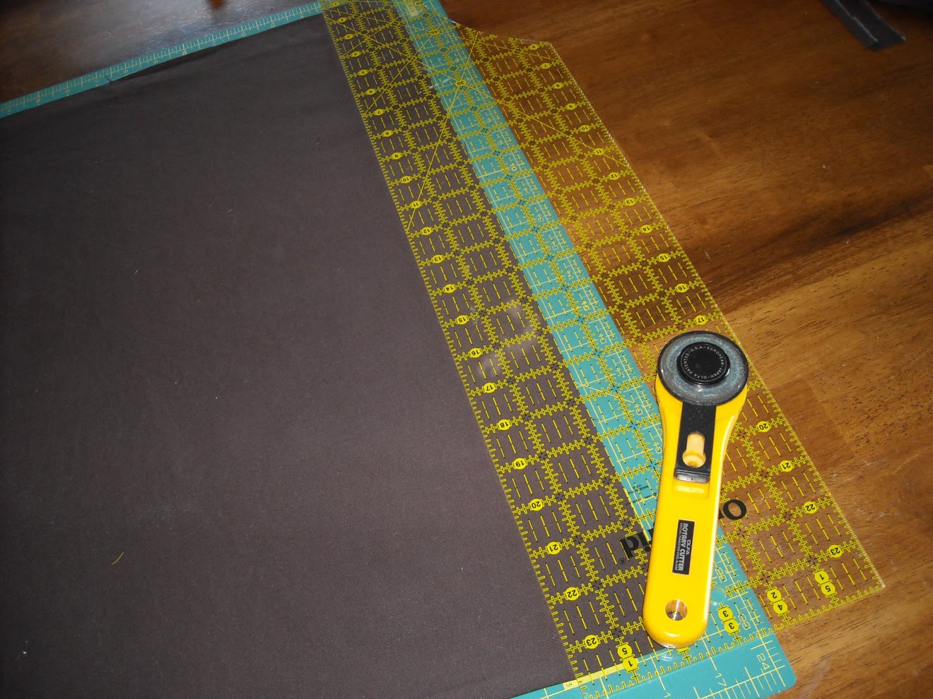 Sew Inspired Left Handed Rotary Cutting Tutorial