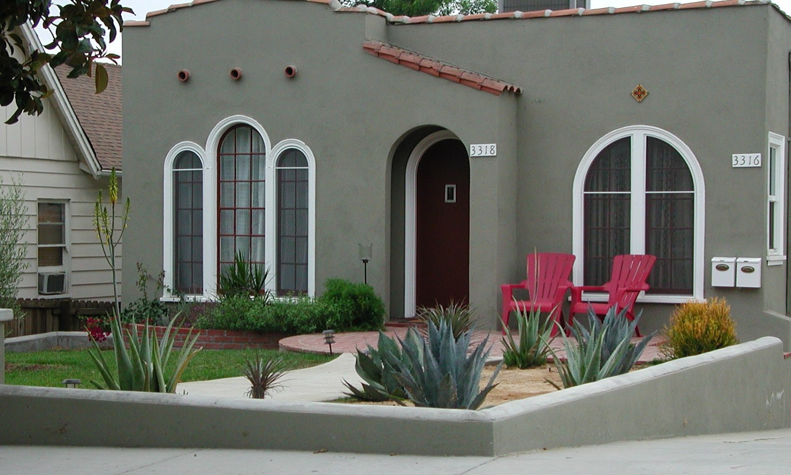 Fairy Yardmother Landscape Design: Front Yards -- The Pony Wall