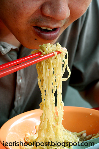 [Eat+noodles.jpg]