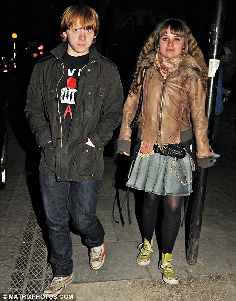 [1rupert+grint+and+girlfriend2.jpg]