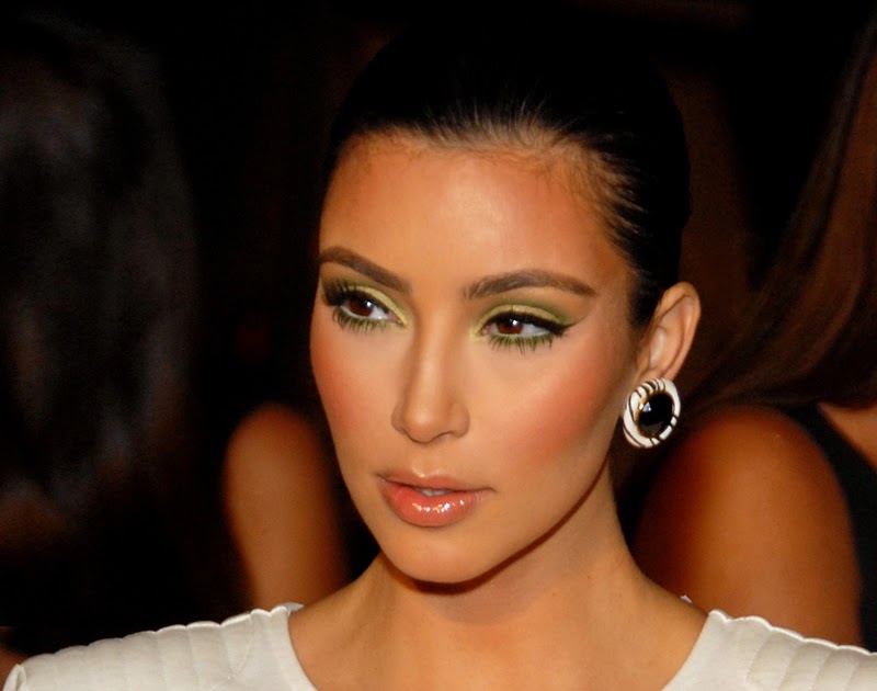 Seven Stars World: Kim Kardashian