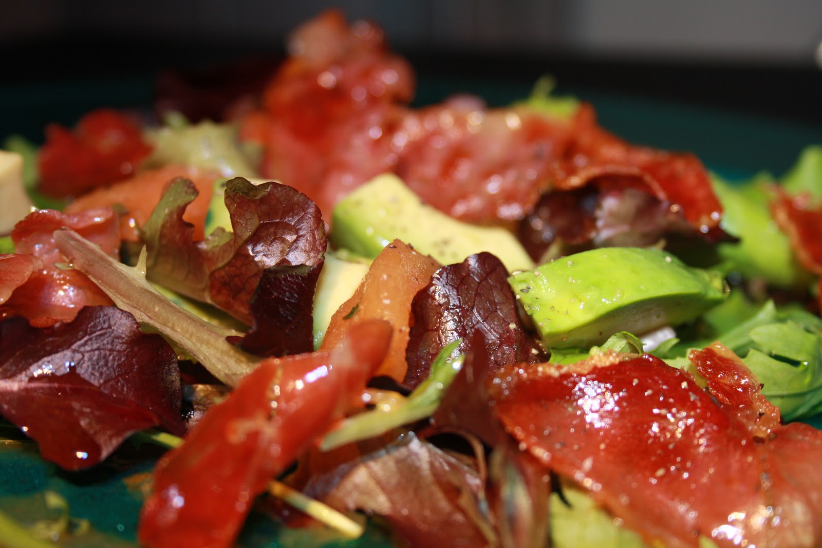 ENSALADA DE CRUJIENTE DE JAMÓN SERRANO