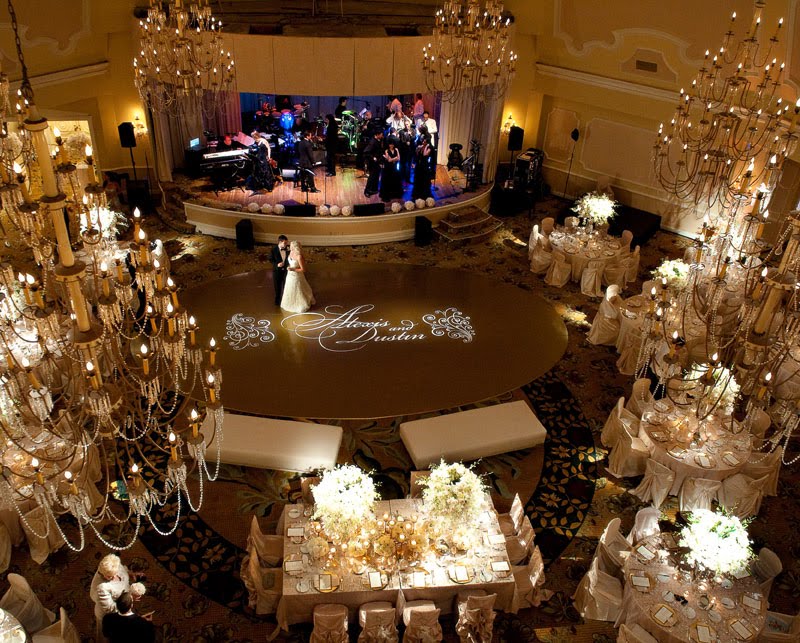 San Go Style Weddings Glamour And Glitz At The Hotel Del Coronado A Fairytale Wedding Full Of Glamour And Glitz Modeled After An Old Hollywood Theme The Color Palette Focused On Softer Tomes Ivory