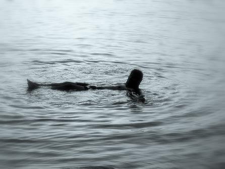 [flotando-en-el-mar-muerto2.JPG]