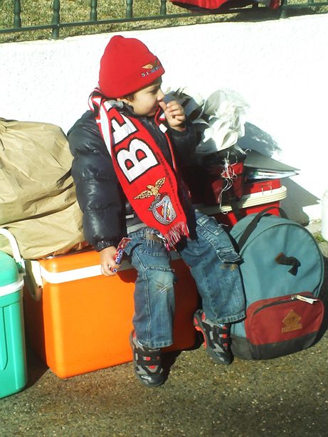 De pequenino  se torce pelo Benfica