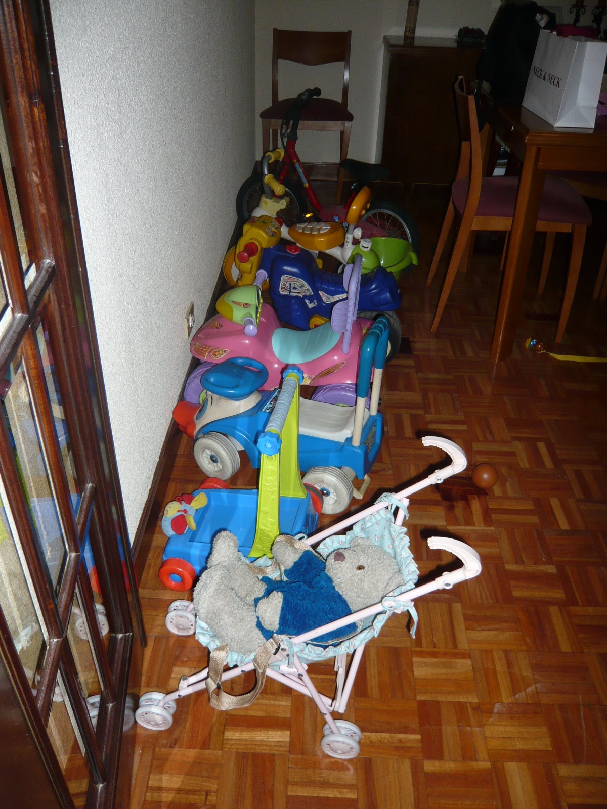 Rabona al ángulo: Alquilo plazas de garaje... en mi salón