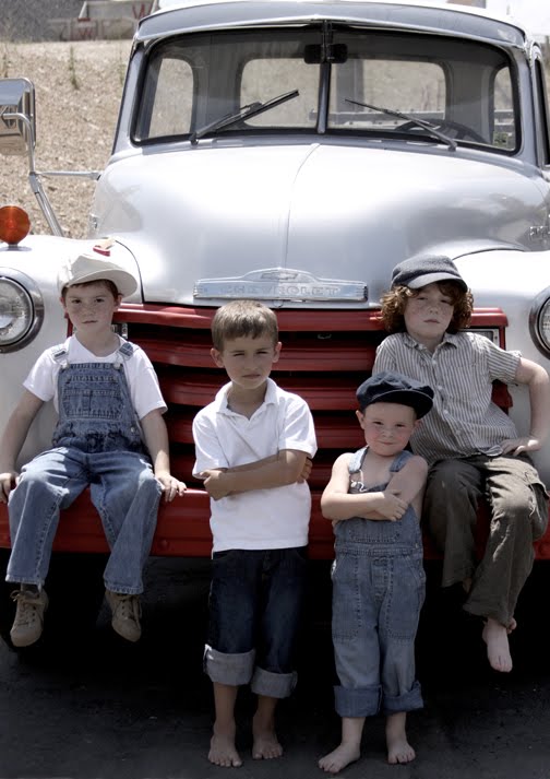 [boys+in+front+of+truck+colorwashed+resized+web.jpg]