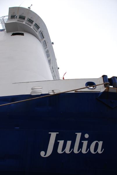 [Julia_Fähre02.JPG]