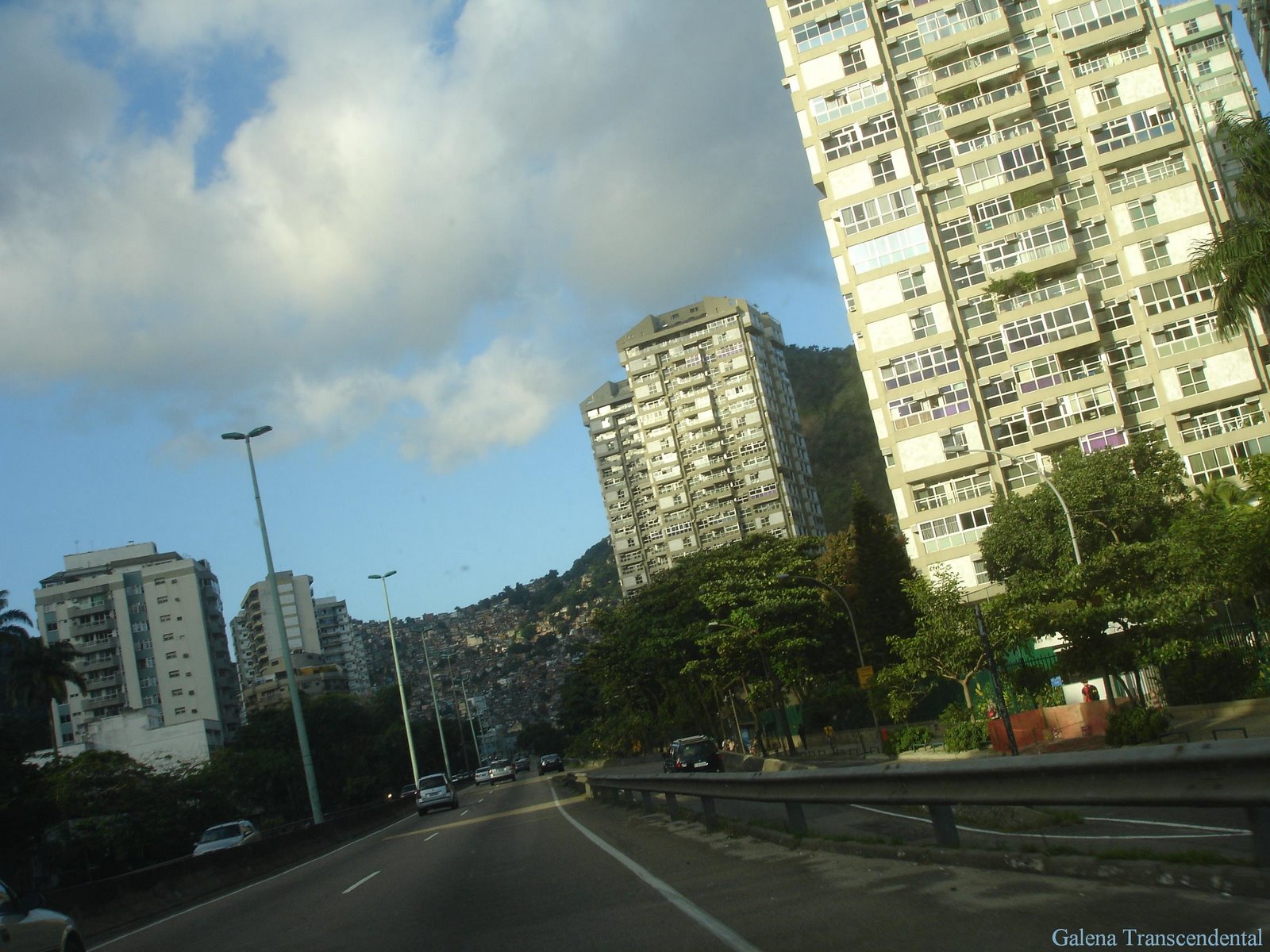 [Estrada_Lagoa-Barra_e_Rocinha.jpg]