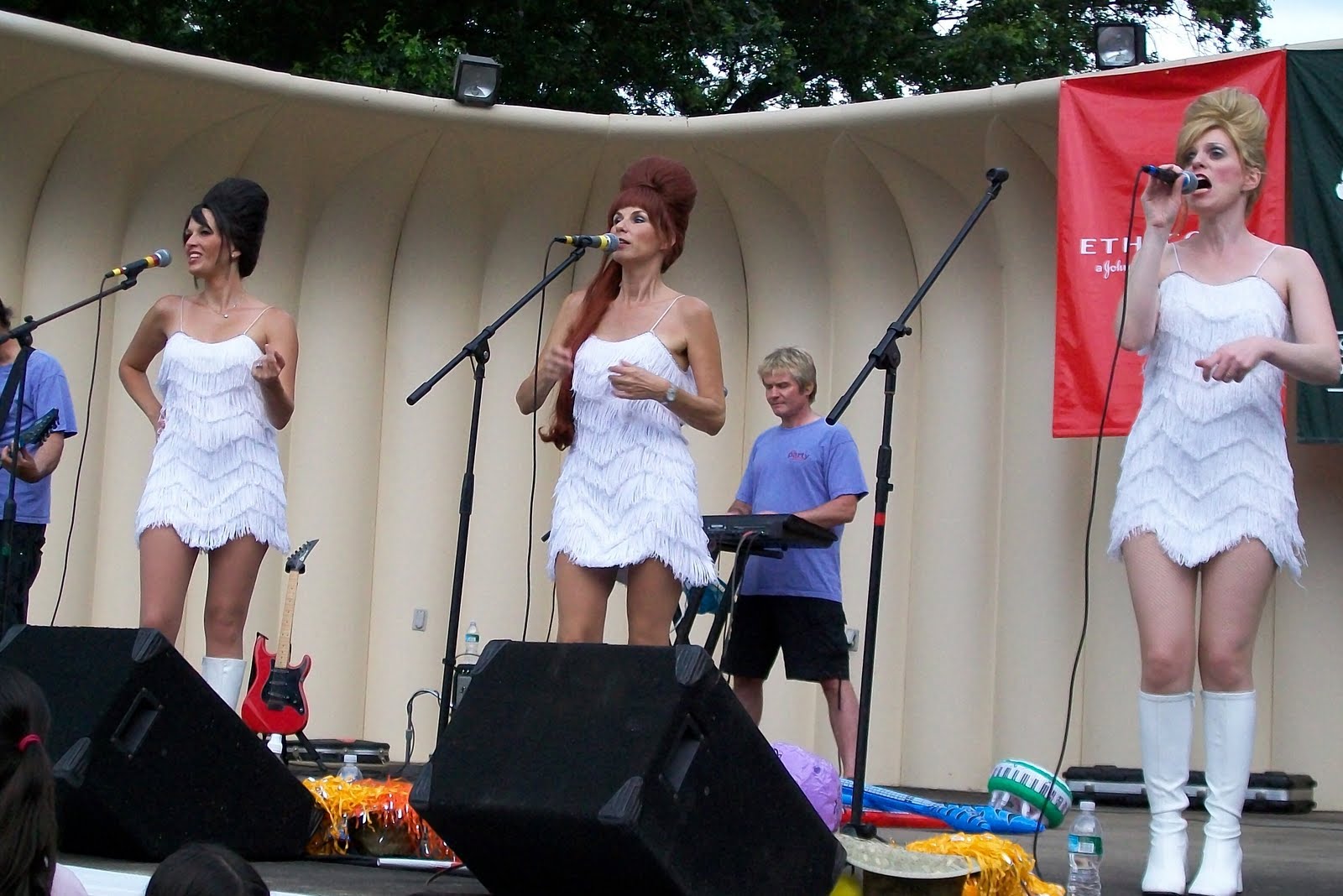 [PartyDolls29June09.jpg]