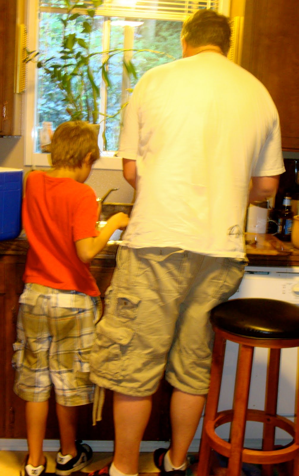 TAYLOR'S TABLE Pacific NW Crab Feed and Glutenfree Crab Cakes