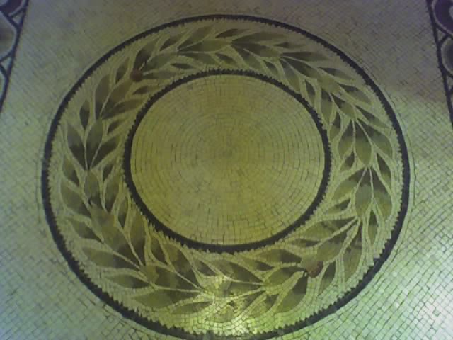 [07-01-05_0947.jpg]