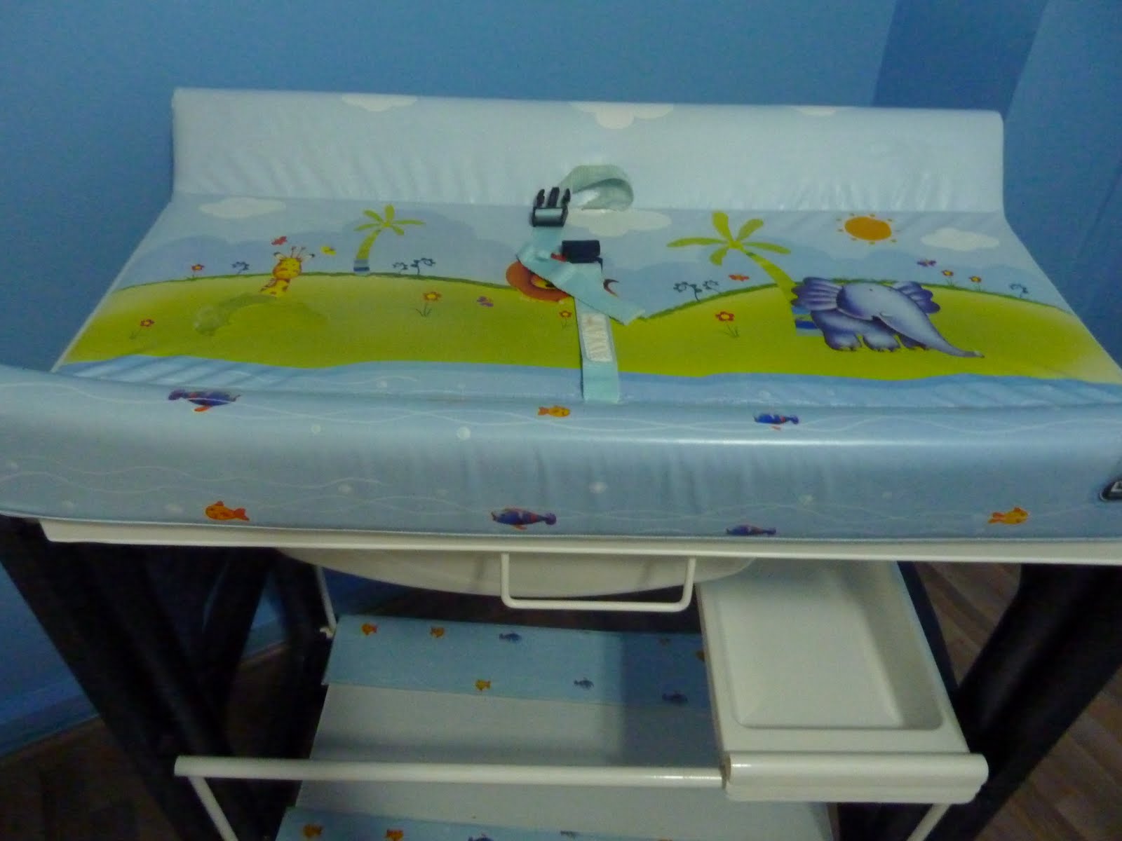 lucky baby changing table