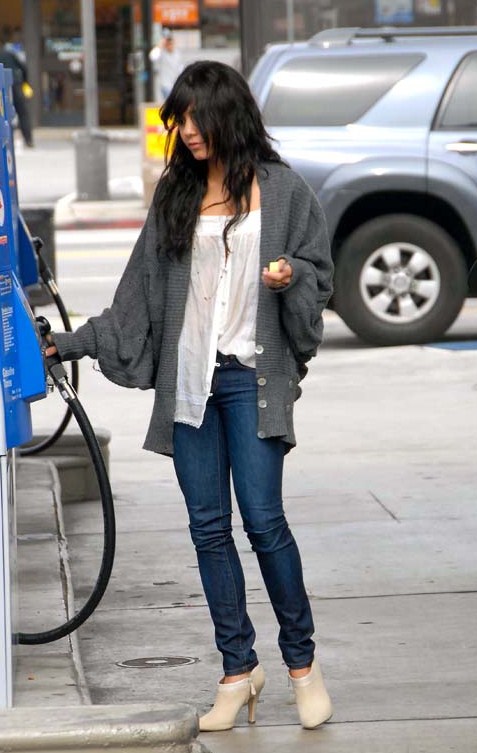 vanessa hudgens fashion style 2010. vanessa hudgens fashion style