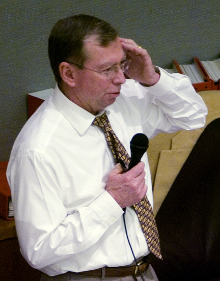[Sen-Payne_0915w.jpg]
