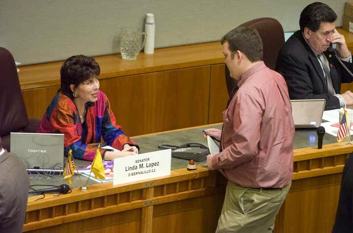 [10:01:25-Leg-Lopez_4849w,jpg]