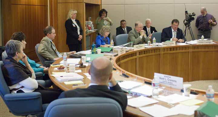 [10:02:01-Senate-Rules_1347w.jpg]