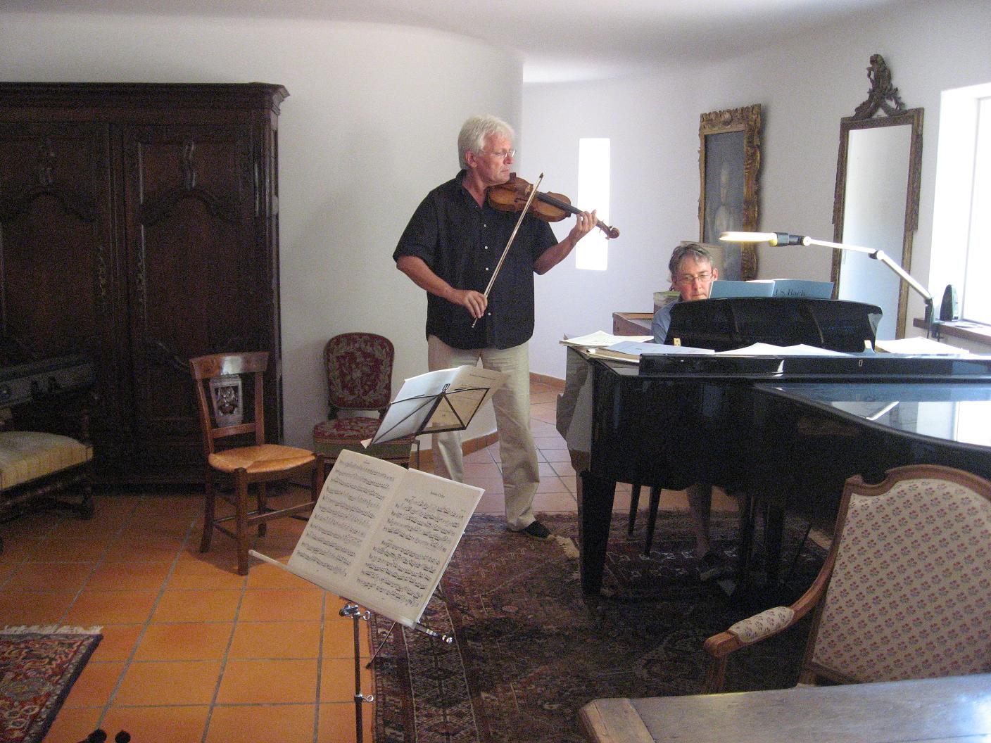 [3-WernerAndNickPlayingBach.JPG]
