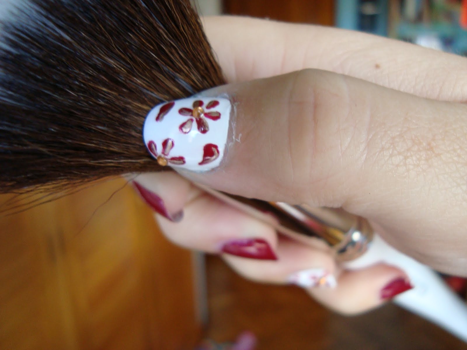 Uñas elegantes en rojo y blanco | unas de acrilico, uñas