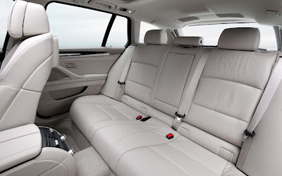 2011 BMW 5 Series Touring Backseat