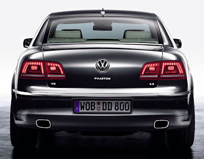 2011 Volkswagen Phaeton Rear View