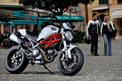 2011 Ducati Monster 796 Unveiled