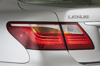 2010 Lexus LS 460 Sport Headlight