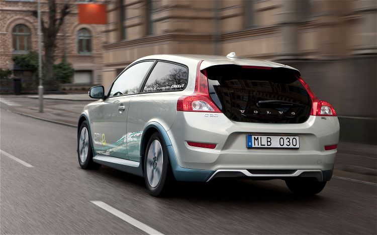 [2010-Volvo-C30-BEV-Rear-View.jpg]