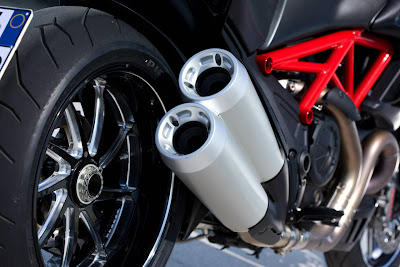 2011 Ducati Diavel Carbon Exhaust View