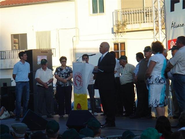 [foto+1.bmp]