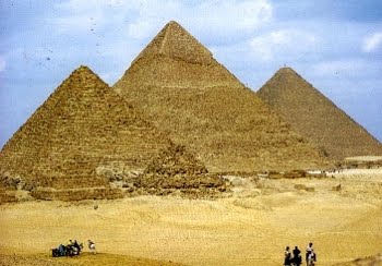 [piramides-piedra-egipto[1].jpg]