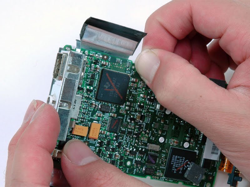 [iPod+1st+Generation+Logic+Board13]