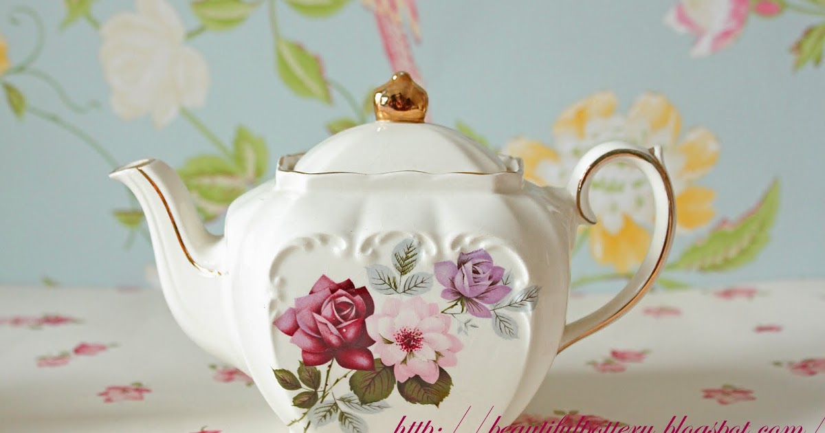 BEAUTIFUL POTTERY Square Teapots RM 50