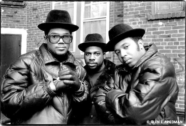 http://3.bp.blogspot.com/_JLeMYj0mCIE/TDUIk3cgiUI/AAAAAAAAACY/O-tDIQhZP-E/s1600/Run-DMC.jpg