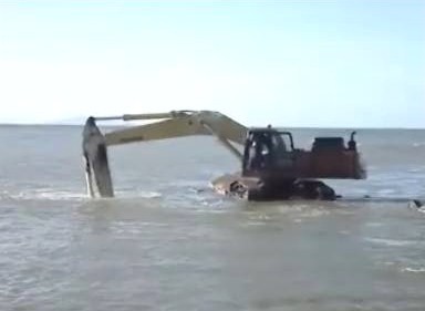 amazing excavator dangerous vid...