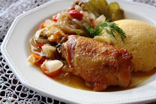 Mancarica din carne de pui in strat de ceapa