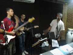 Banda Caxacústica em estúdio