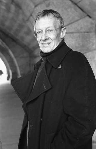 [1123_bach_steven.jpg]