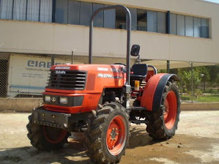 Tractoare Mici 4 4 Cu Cupa Incarcare Si Brat Microtractoare 15 20 30cp Excavare Kubota Yanmar Mitsubishi Iseki Honda Eurotrac