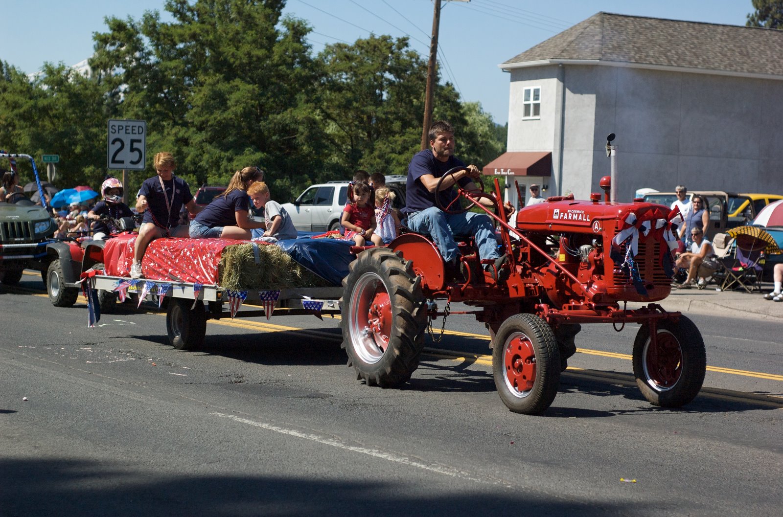 [4thParade+14.jpg]