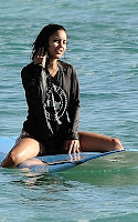 Vanessa Hudgens out in Hawaii