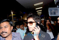 Shahrukh Khan, Priyanka Chopra and Shahid return from South Africa Concert