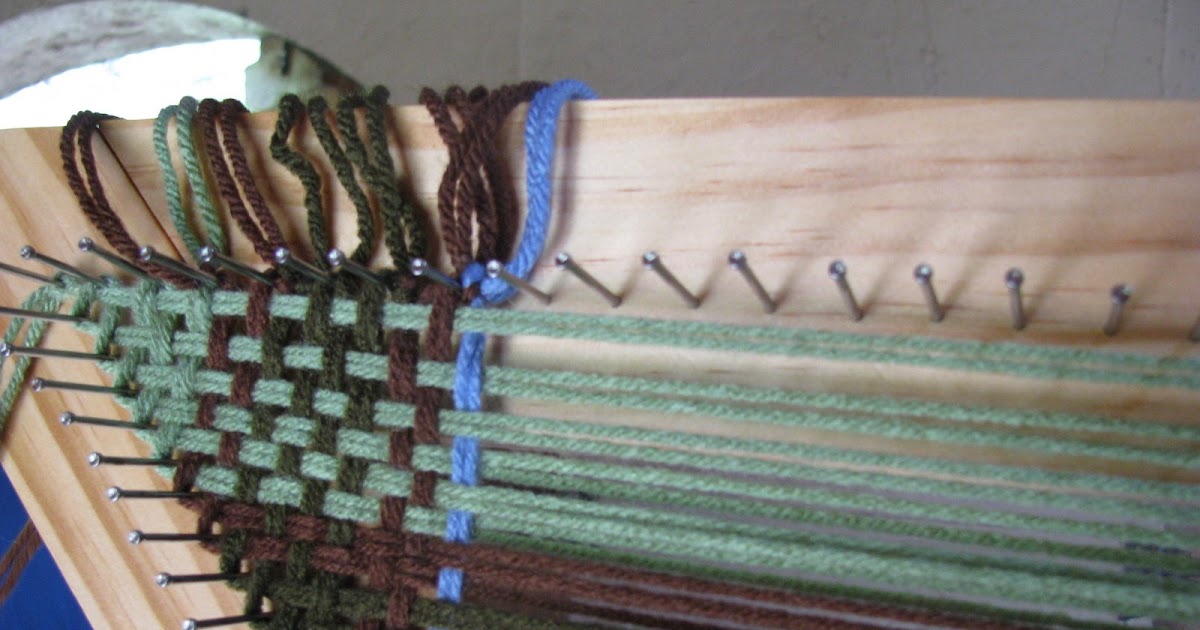 Showin' Off Spring Tri Loom Weaving class
