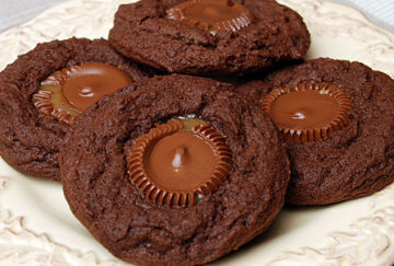 [creamy+caramel+melt+brownie+like+cookie+with+a+caramel+cup.jpg]