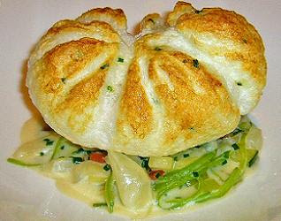 Souffléed egg with vegetables 'a la crema'