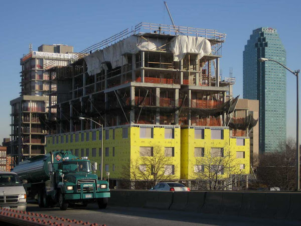 Yellow Hulk in LIC - Condo under construction (same as green one here) in Long Island City, from the Pulaski Bridge.