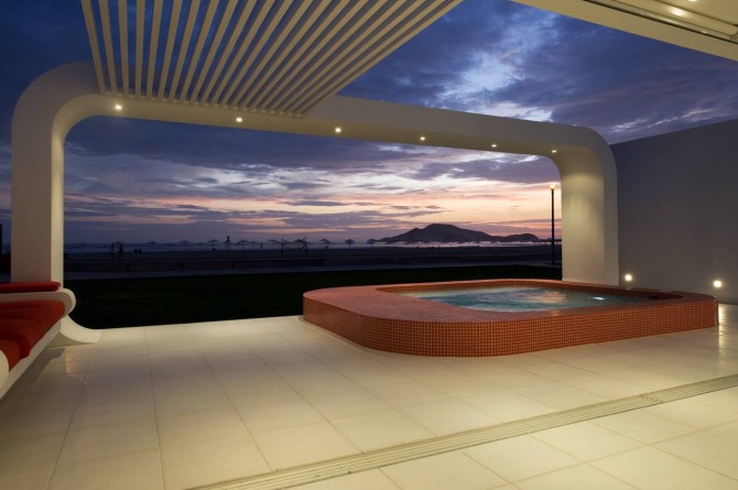 [jacuzzi+nocturno.jpg]