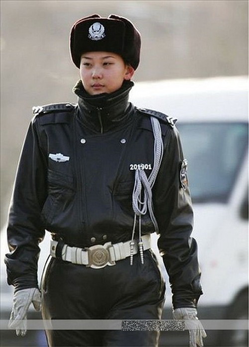 CHINESE FEMALE POLICE