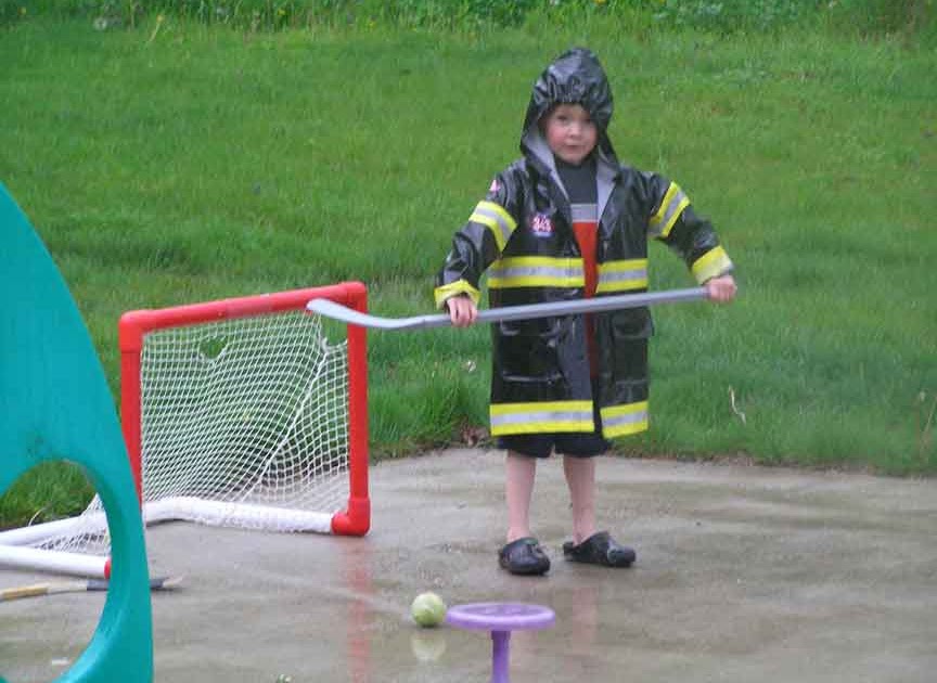 Street Hockey in the Rain!